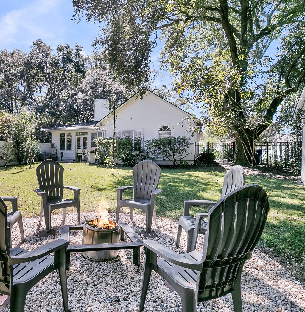 Photo of 260 Alexandra Drive, Mount Pleasant, SC 29464 (MLS # 26002068)