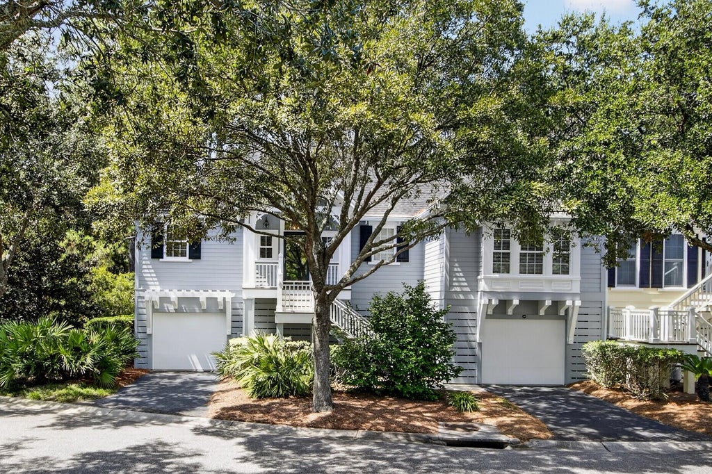 Photo of 1560 Sea Palms Crescent, Mount Pleasant, SC 29464 (MLS # 26024821)
