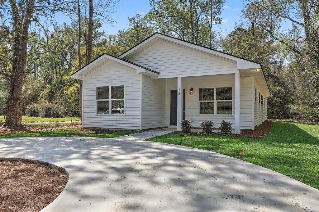 Photo of 118 Blanchard Street, Walterboro, SC 29488 (MLS # 26008272)