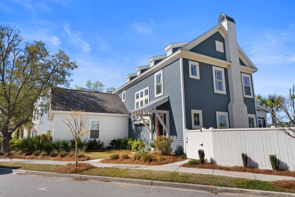 Photo of 1074 Cinder Street, Mount Pleasant, SC 29464 (MLS # 26008985)