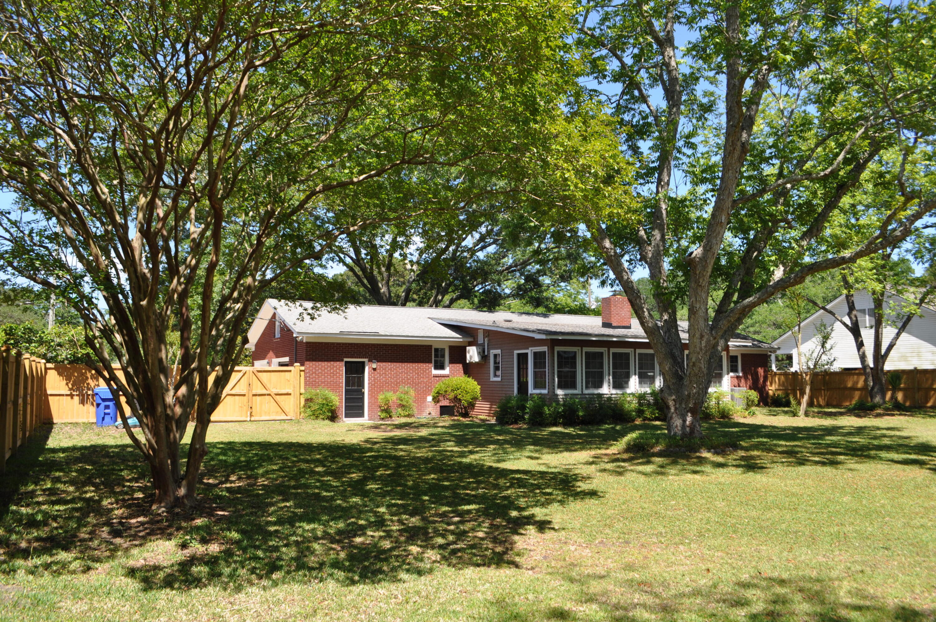1335 Old Colony Road