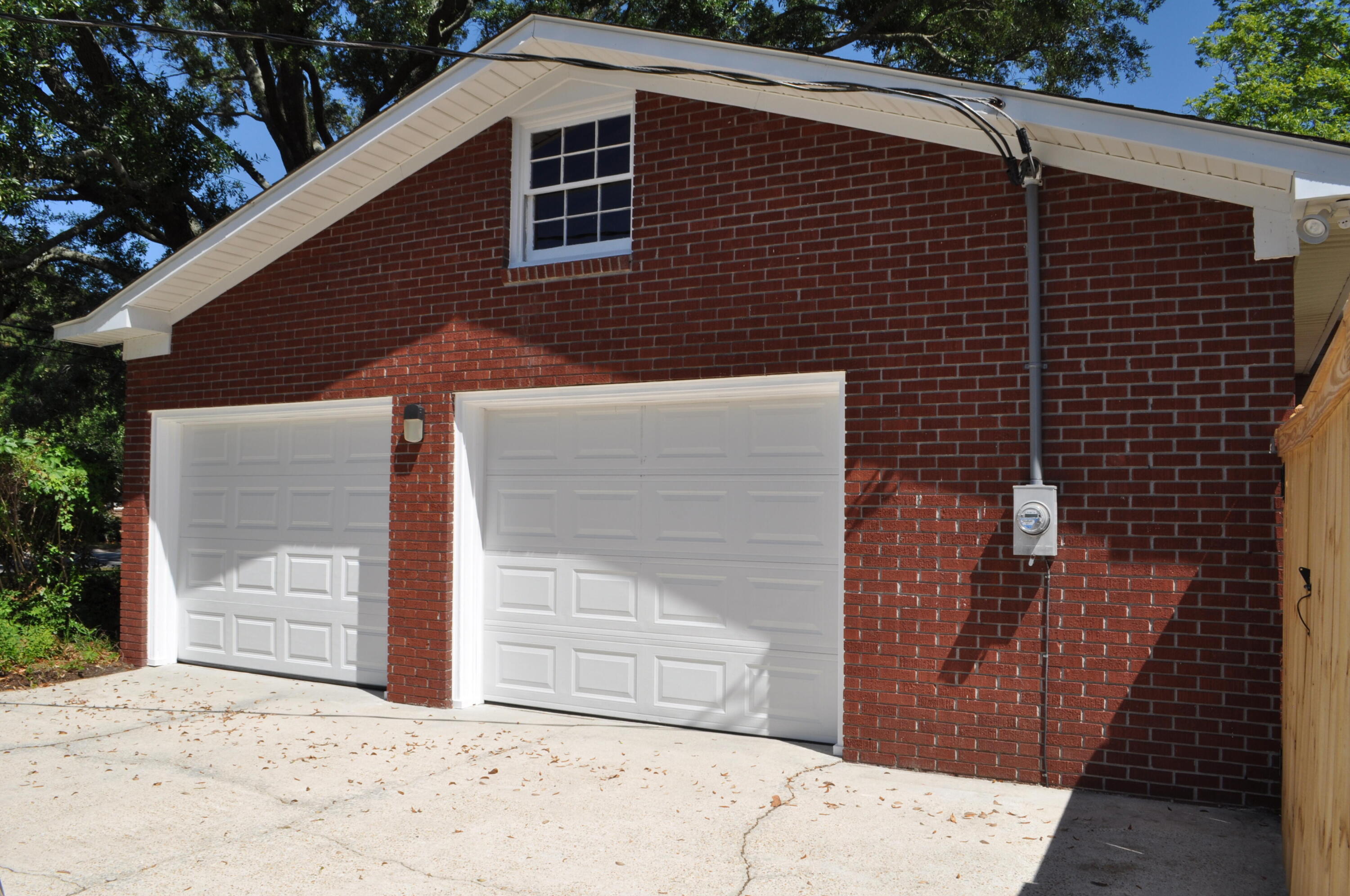 1335 Old Colony Road
