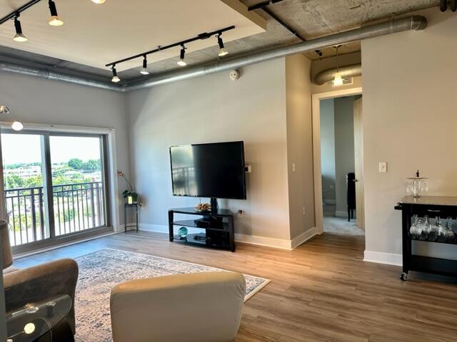 150 Bee Street 611
