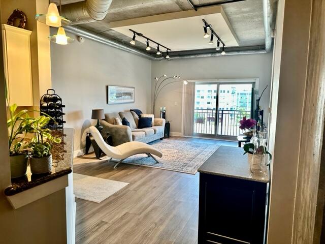 150 Bee Street 611