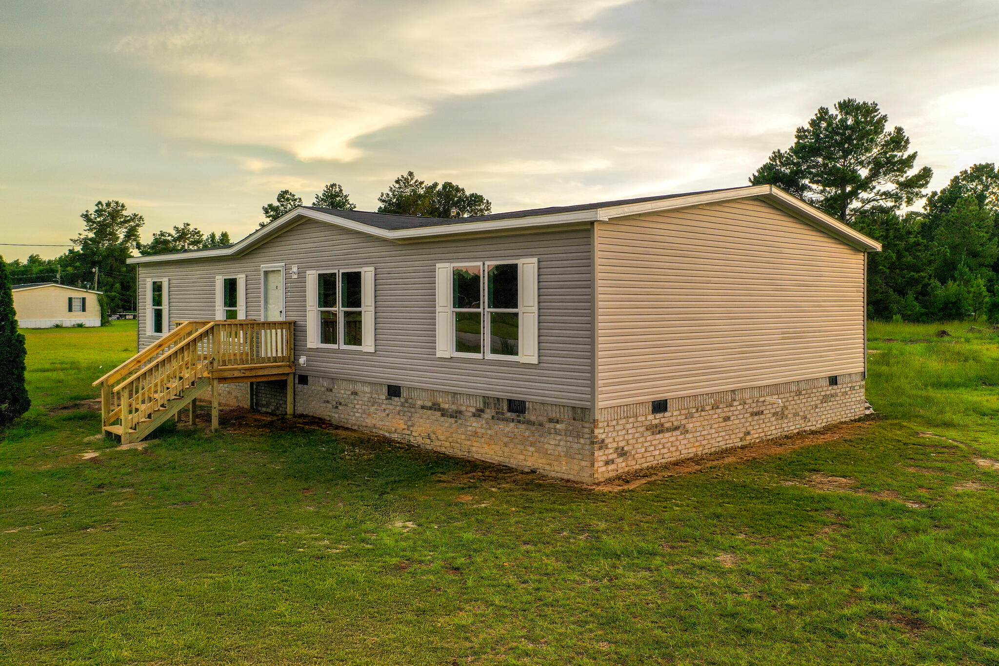 201 Grassy Lane