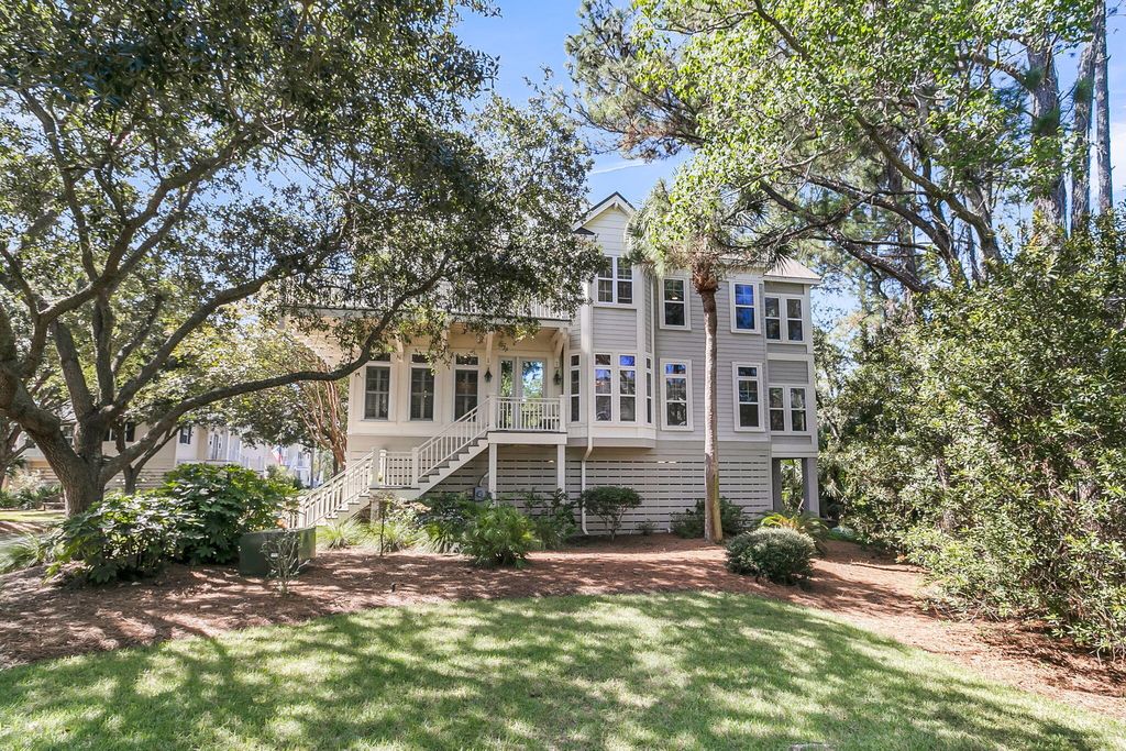 Photo of 1564 Sea Palms Crescent, Mount Pleasant, SC 29464 (MLS # 25027969)
