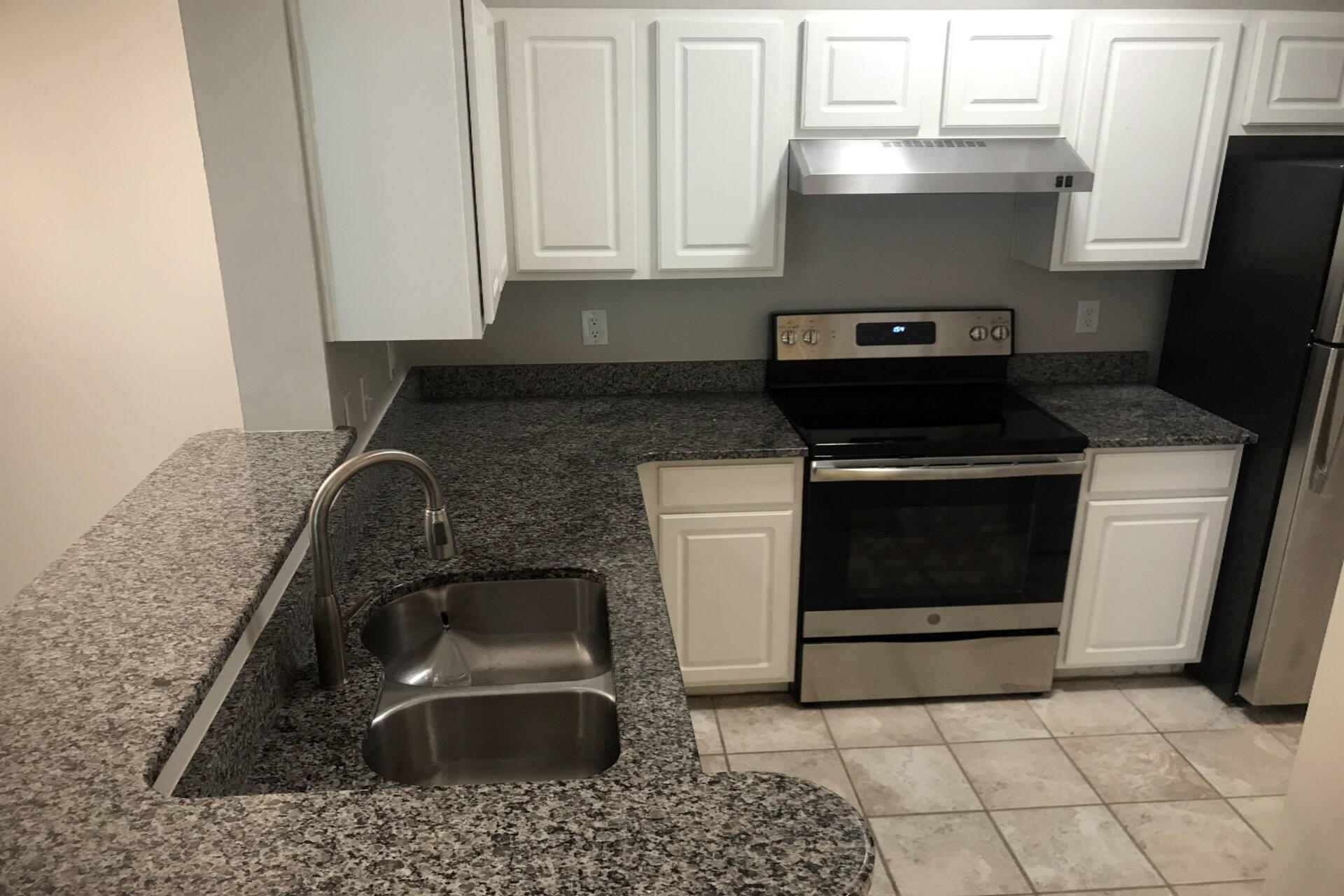 1600 Long Grove Drive Unit 824