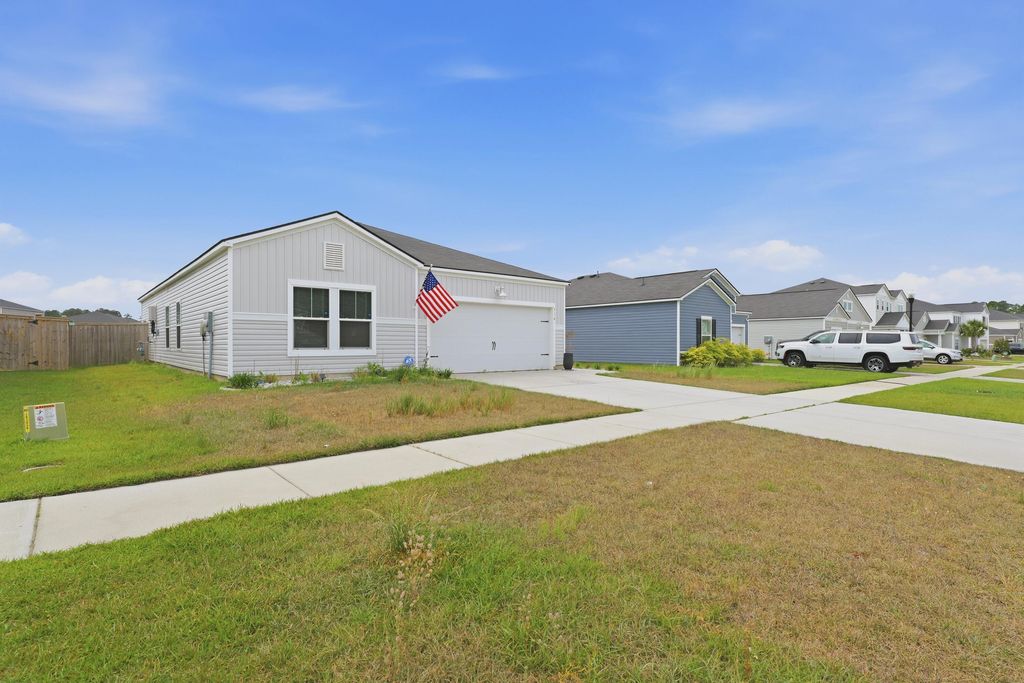 Photo of 514 Spanish Wells Road, Summerville, SC 29486 (MLS # 26012302)