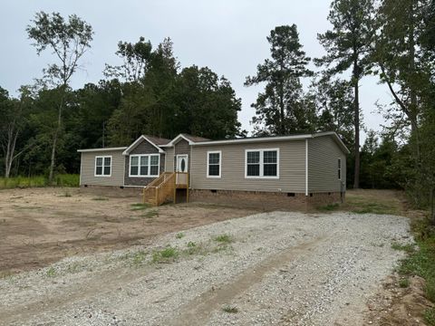 A home in Eutawville