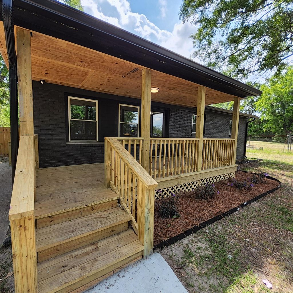 Photo of 202 E Huggins Street, Manning, SC 29102 (MLS # 25031825)