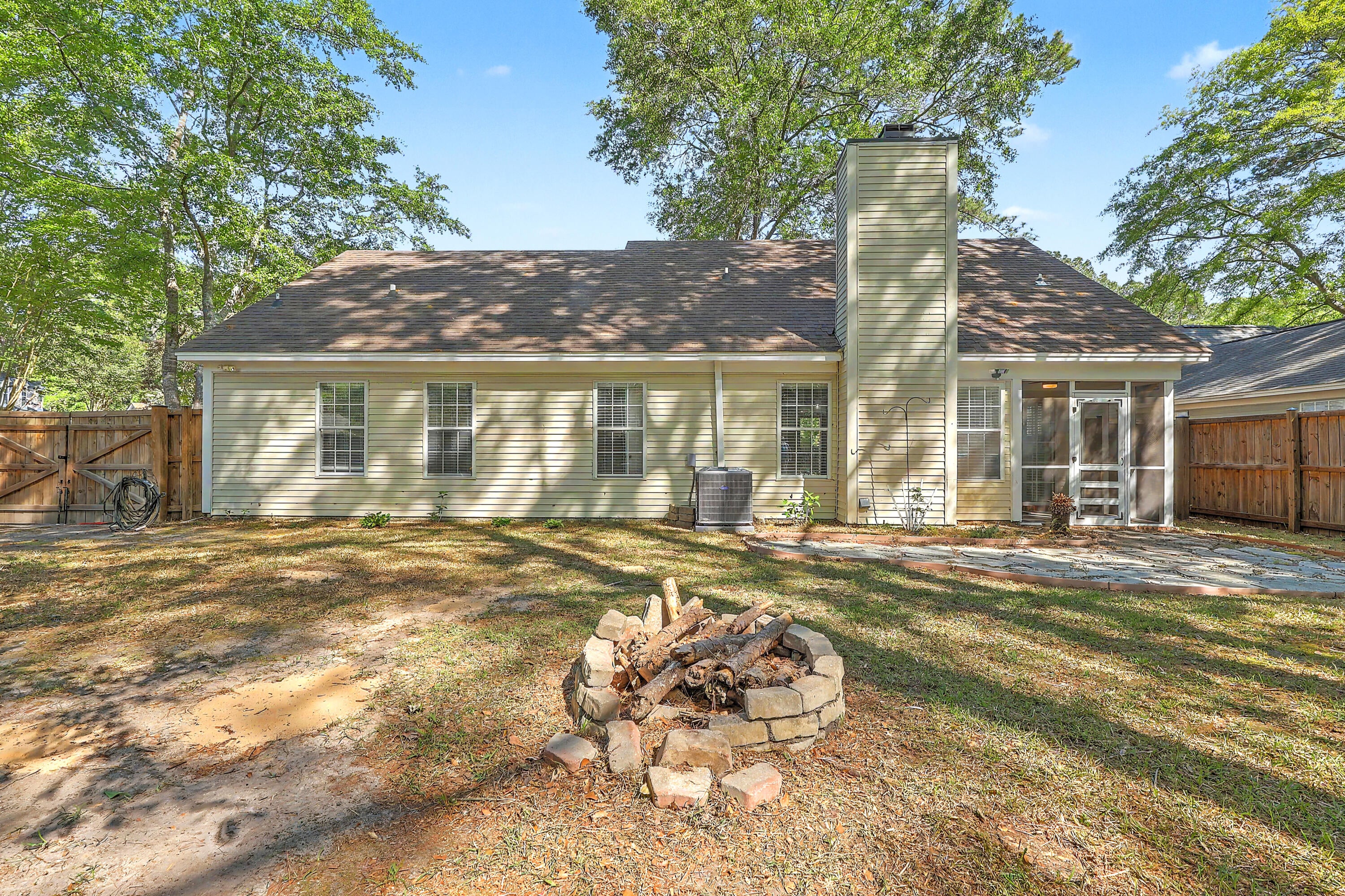 109 Mapperton Court