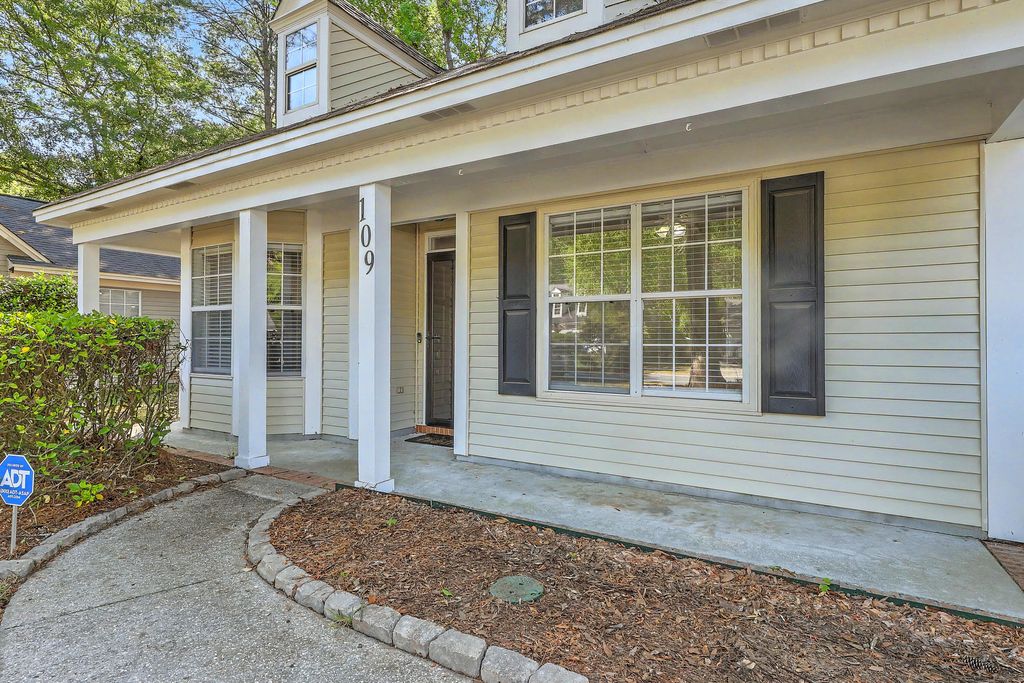 Photo of 109 Mapperton Court, Summerville, SC 29485 (MLS # 26010927)