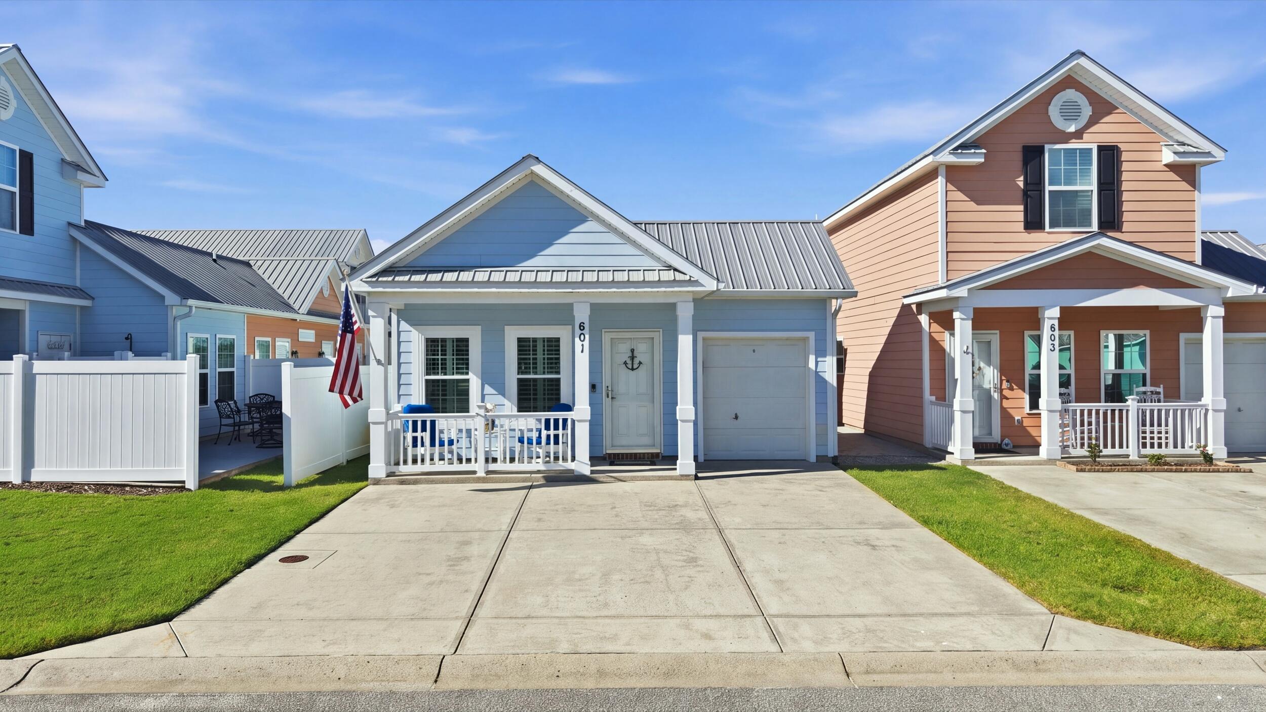 601 Surfsong Way