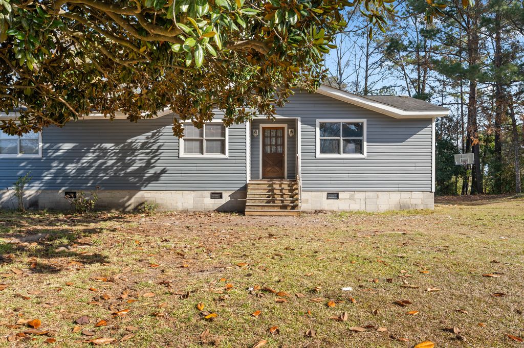 Photo of 114 Lakewood Drive, Moncks Corner, SC 29461 (MLS # 25032598)