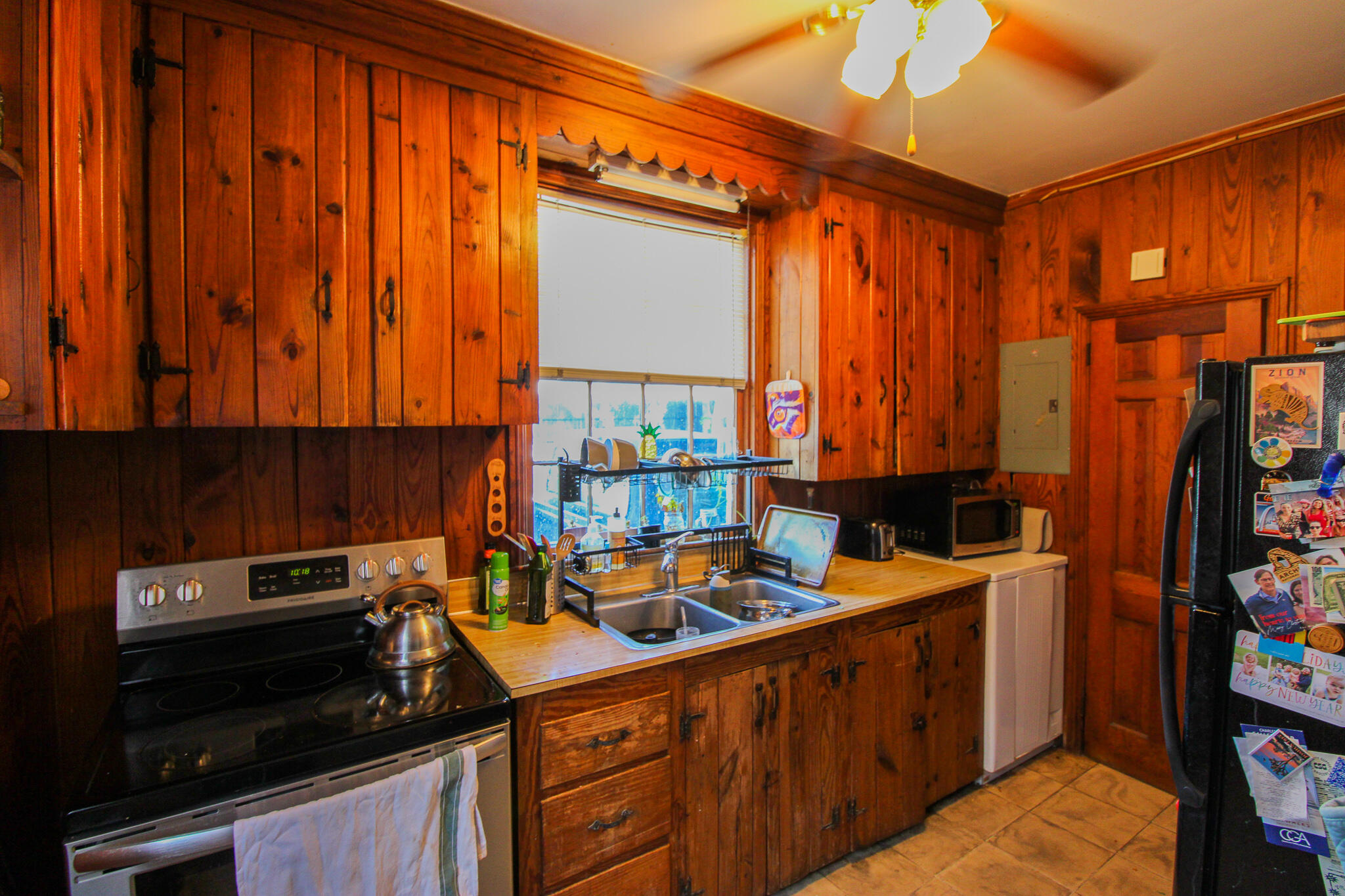 23 Archdale Street J