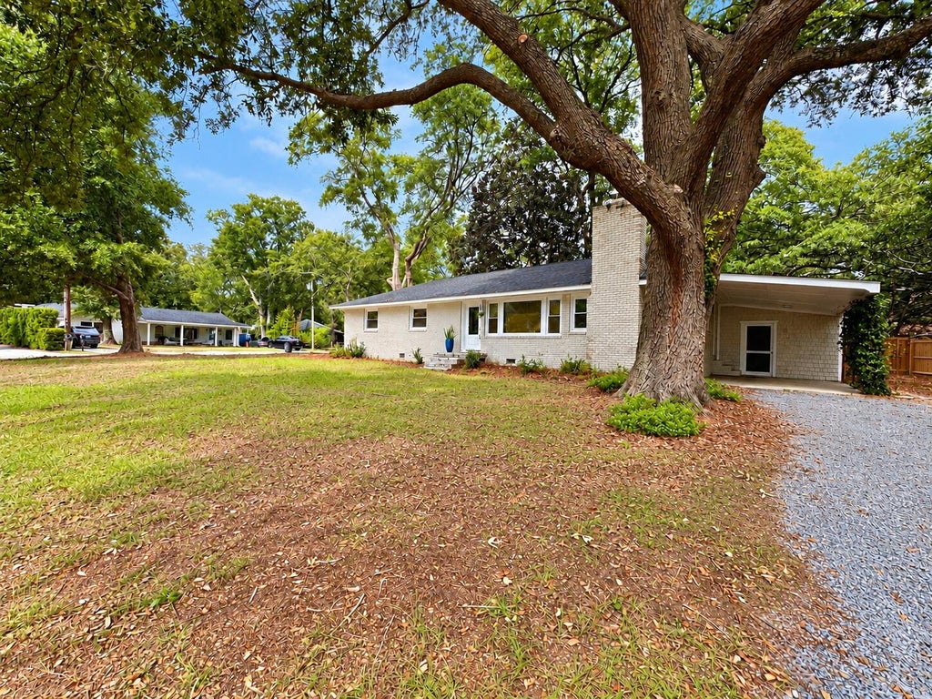 Photo of 1444 Seminole Street, Mount Pleasant, SC 29464 (MLS # 26022630)