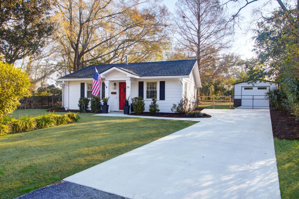 Photo of 38 Anita Drive, Charleston, SC 29407 (MLS # 26006031)