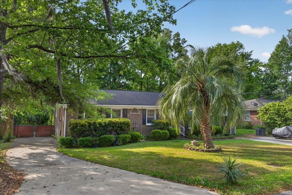 Photo of 1225 Hillside Drive, Hanahan, SC 29410 (MLS # 26010409)