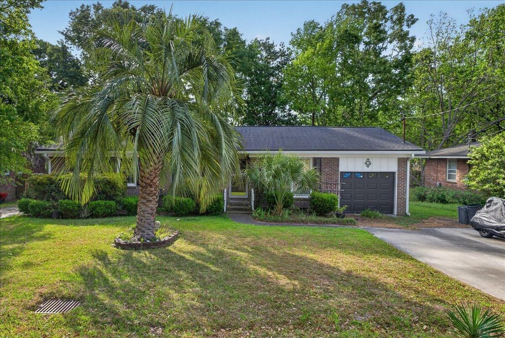 Photo of 1225 Hillside Drive, Hanahan, SC 29410 (MLS # 26010409)