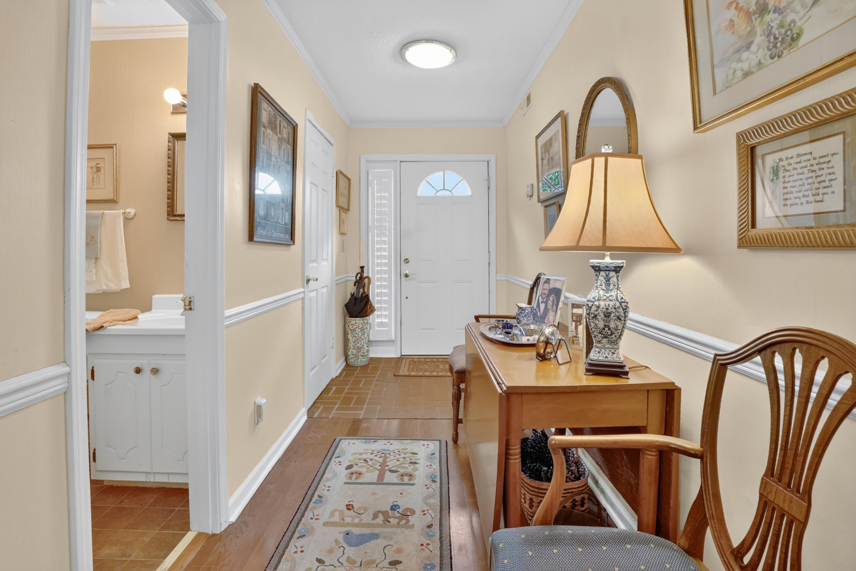 1107 Ventura Place