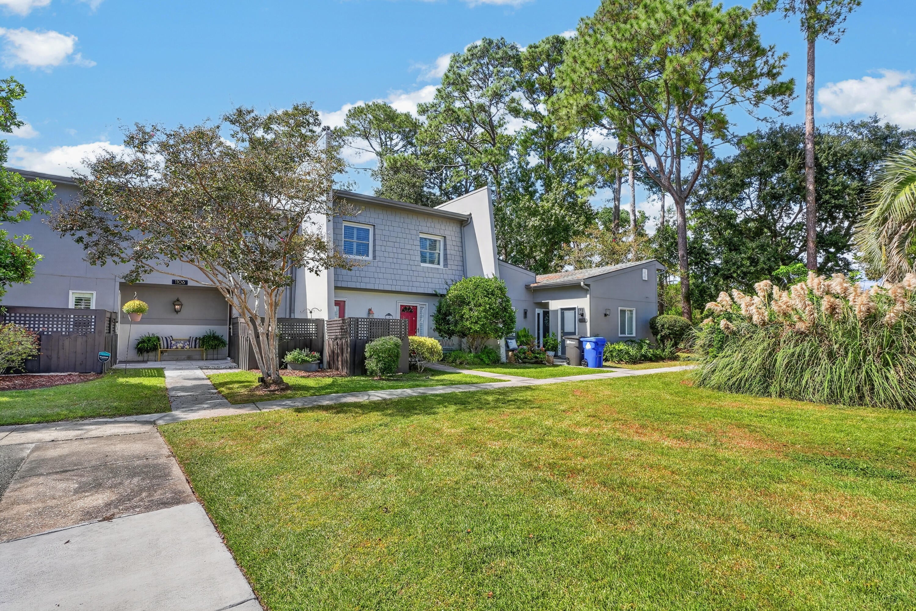 1107 Ventura Place