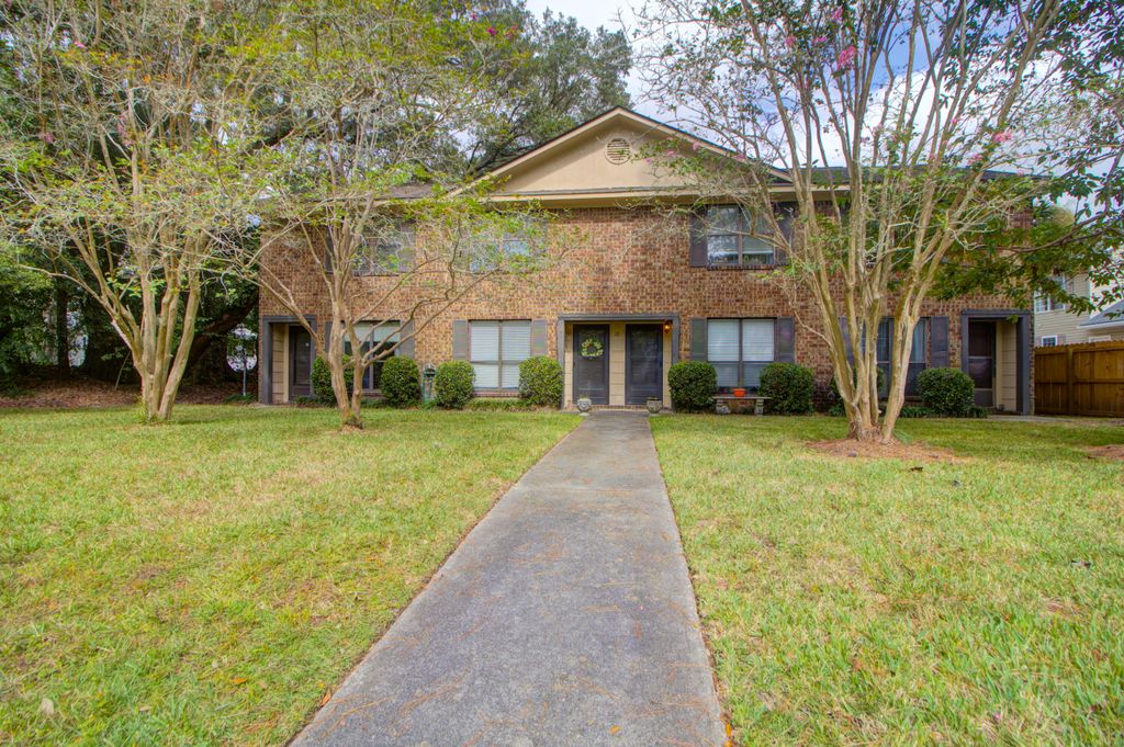Photo of 10 Bass Lane #D, Charleston, SC 29412 (MLS # 25027090)