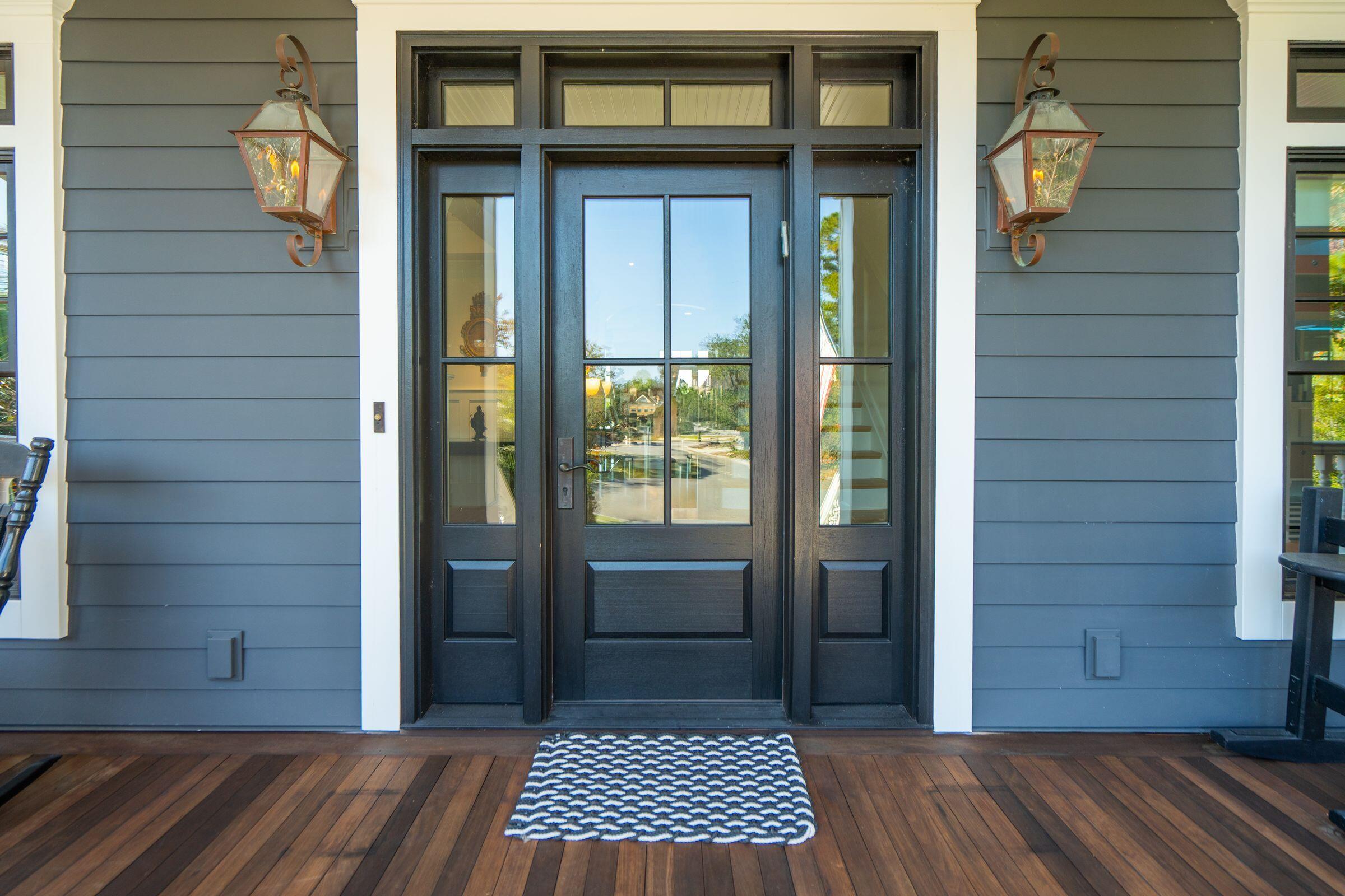 1913 Mooring Line Drive