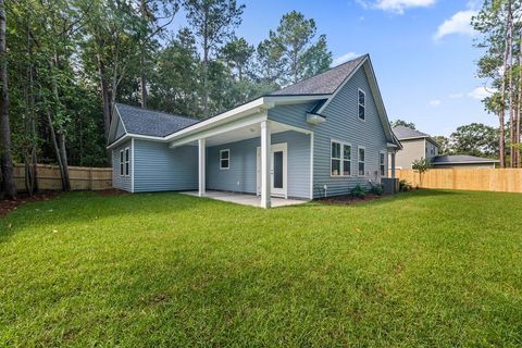 A home in North Charleston