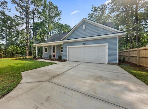 A home in North Charleston