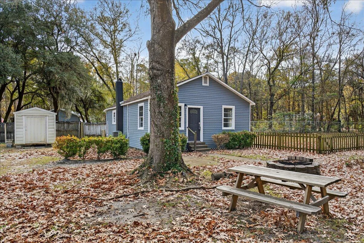 2004 Valnore Road