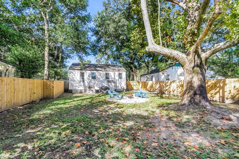 A home in North Charleston