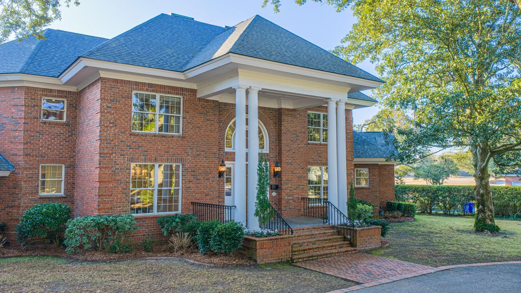 Photo of 235 Country Club Lane, Charleston, SC 29412 (MLS # 26000565)