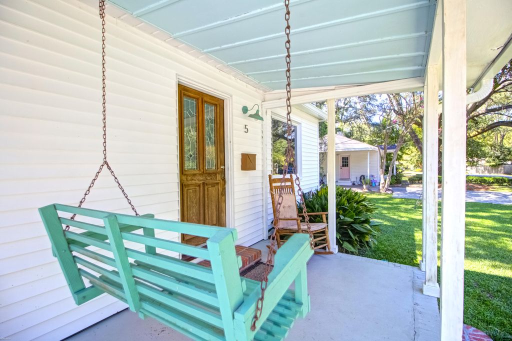 Photo of 5 Jerry Drive, Charleston, SC 29407 (MLS # 26005693)