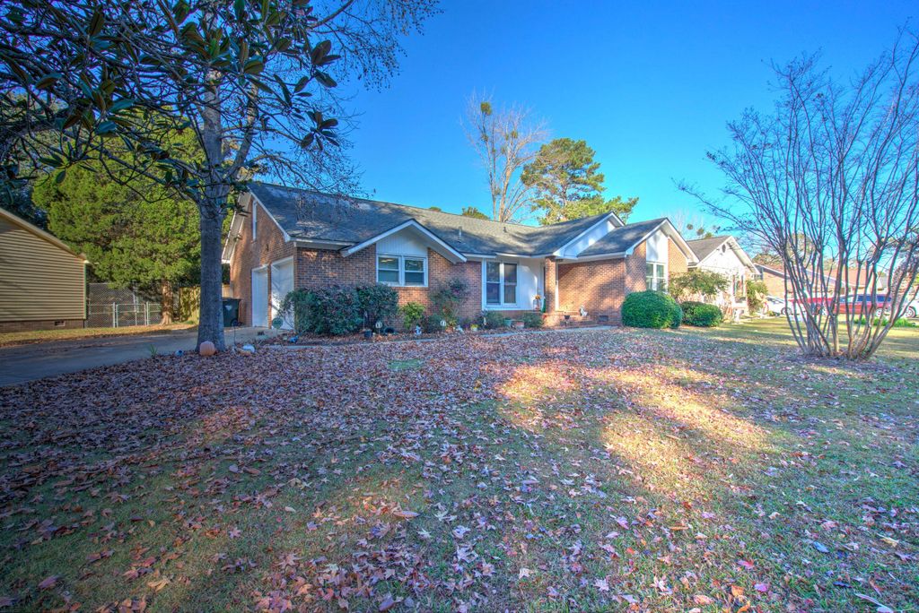 Photo of 111 Sandtrap Road, Summerville, SC 29483 (MLS # 25031416)