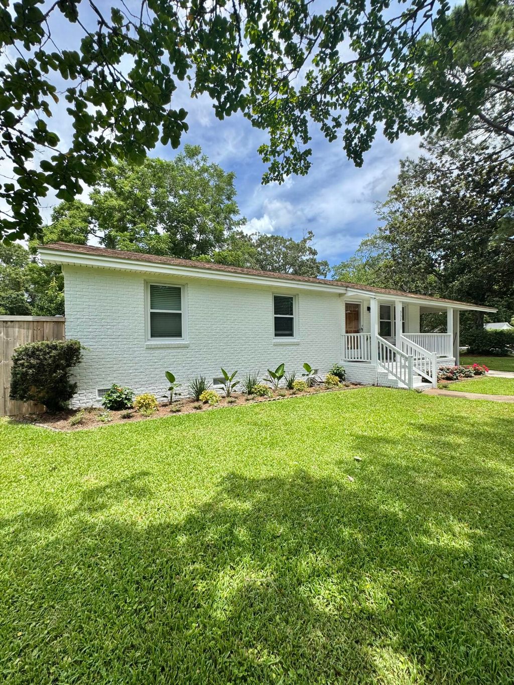 Photo of 332 Pageland Road, Charleston, SC 29412 (MLS # 25032178)