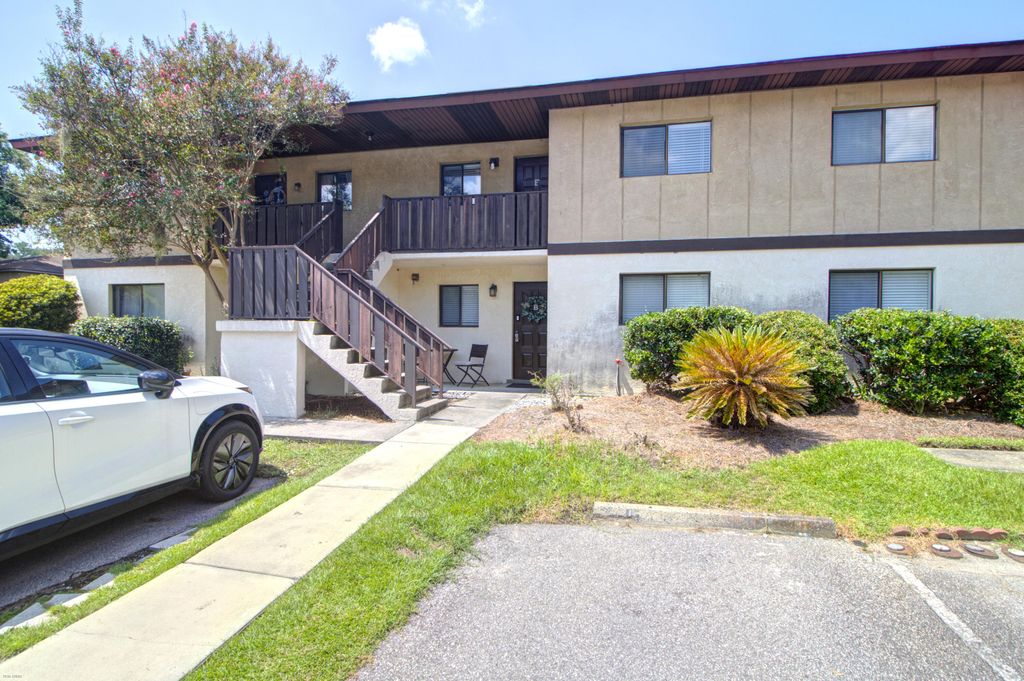 Photo of 2901 Dove Haven Court #F, Charleston, SC 29414 (MLS # 25023067)