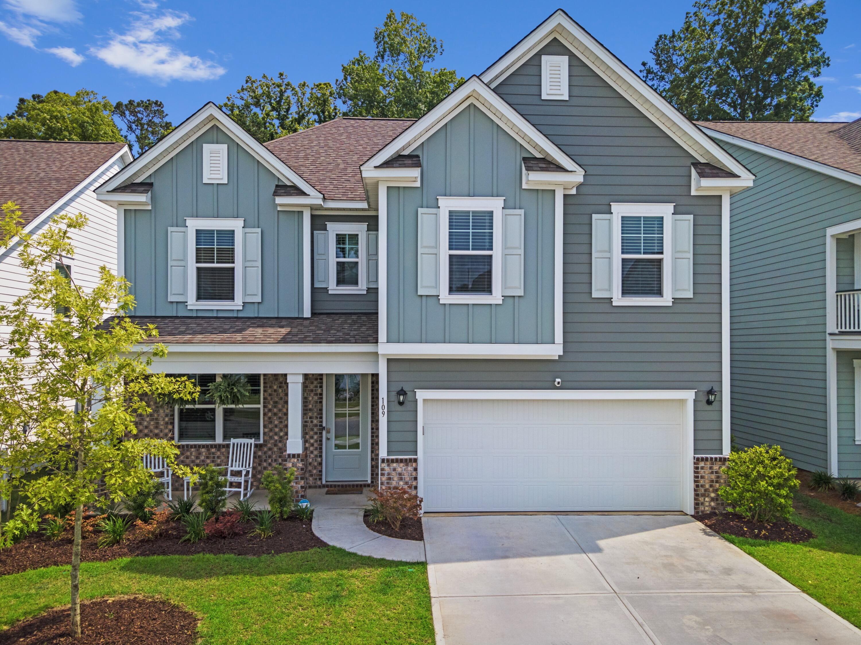 View Summerville, SC 29483 house