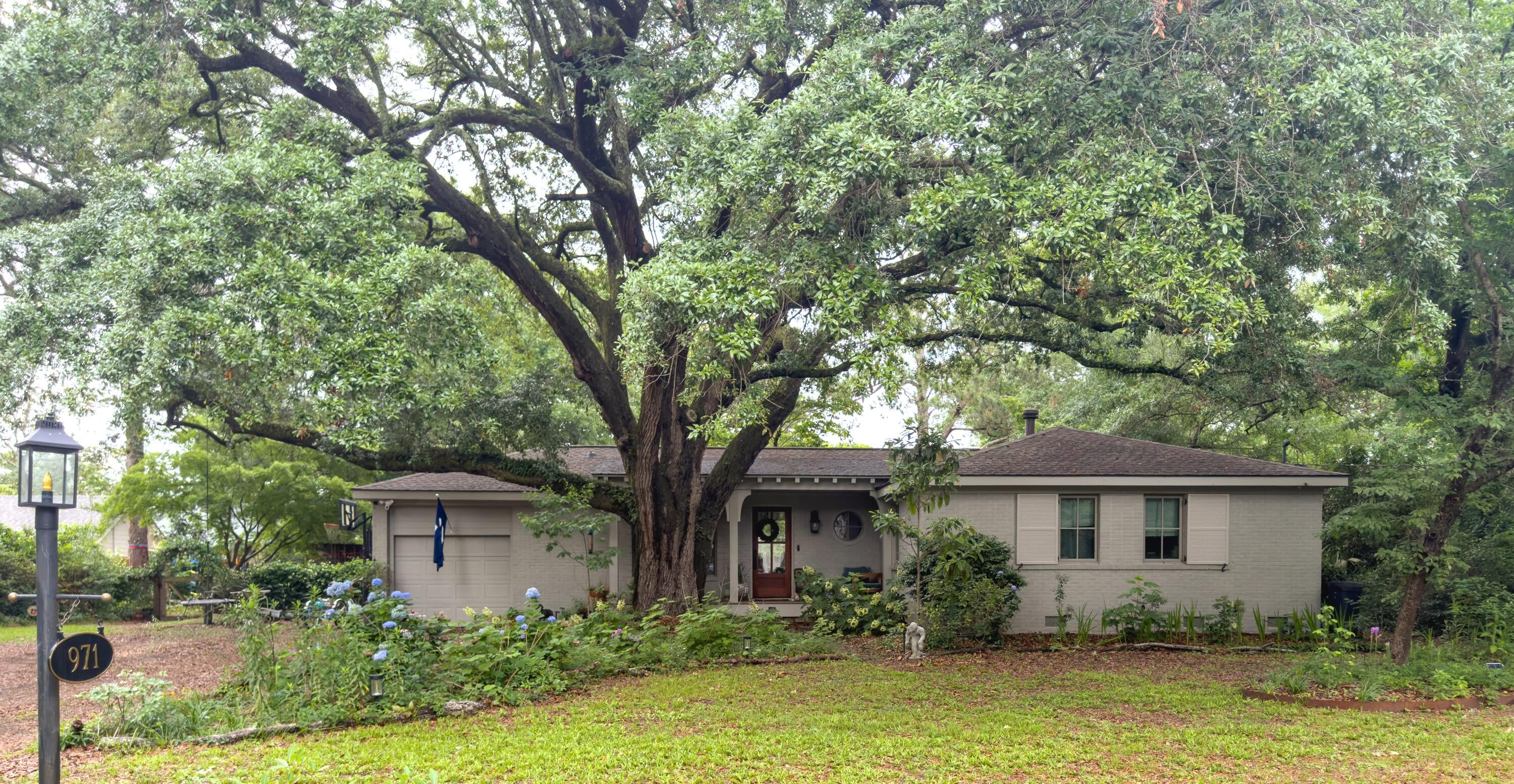 971 Cliffwood Drive