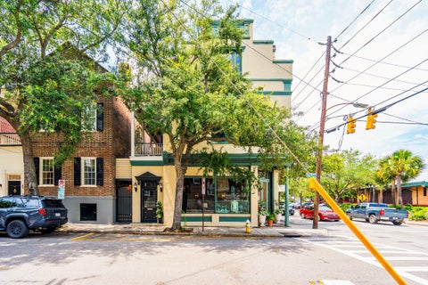 Photo of 28 1/2 Hasell Street, Charleston, SC 29401 (MLS # 26026297)