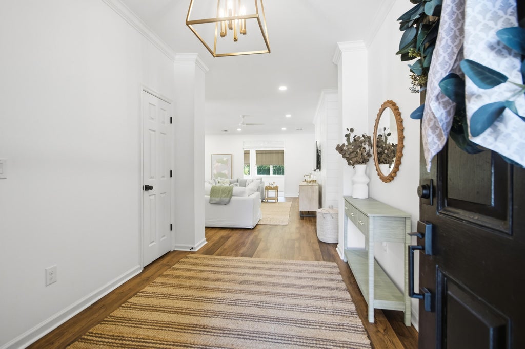Photo of 1520 Clarendon Way, Mount Pleasant, SC 29466 (MLS # 26027387)
