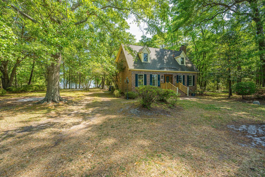 Photo of 6228 Hollywood Drive, Hollywood, SC 29449 (MLS # 26011021)