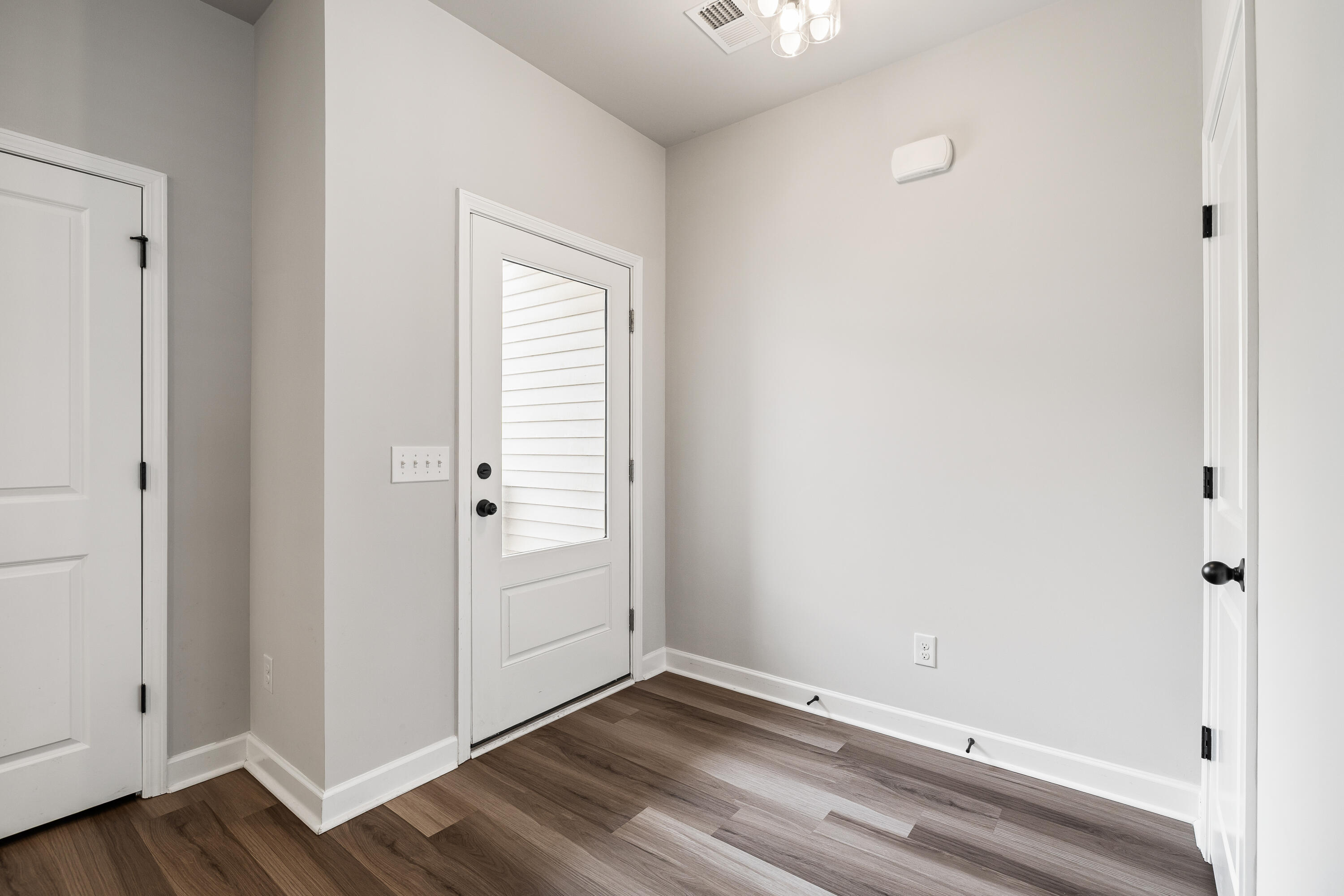 582 Mclernon Trace