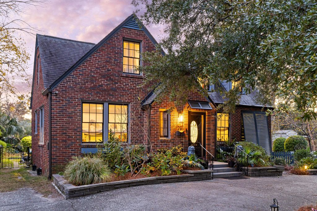 Photo of 29 Beverly Road, Charleston, SC 29407 (MLS # 25032198)