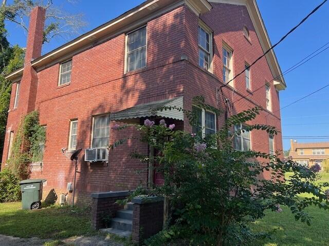 898 Ellis Avenue