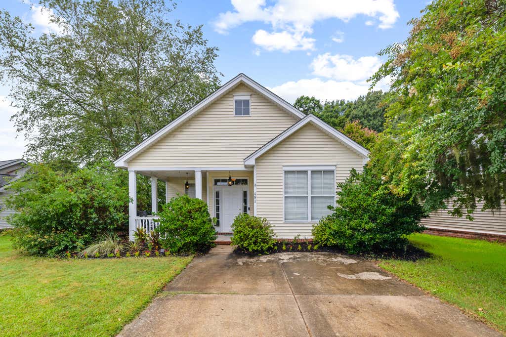 Photo of 491 Hainsworth Drive, Charleston, SC 29414 (MLS # 26022517)
