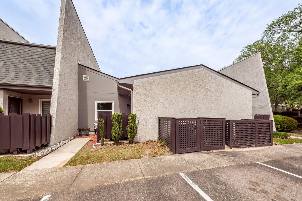 Photo of 306 Ventura Place, Mount Pleasant, SC 29464 (MLS # 26009839)