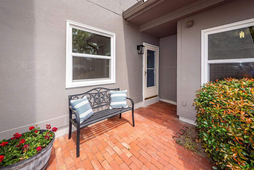 Photo of 306 Ventura Place, Mount Pleasant, SC 29464 (MLS # 26009839)