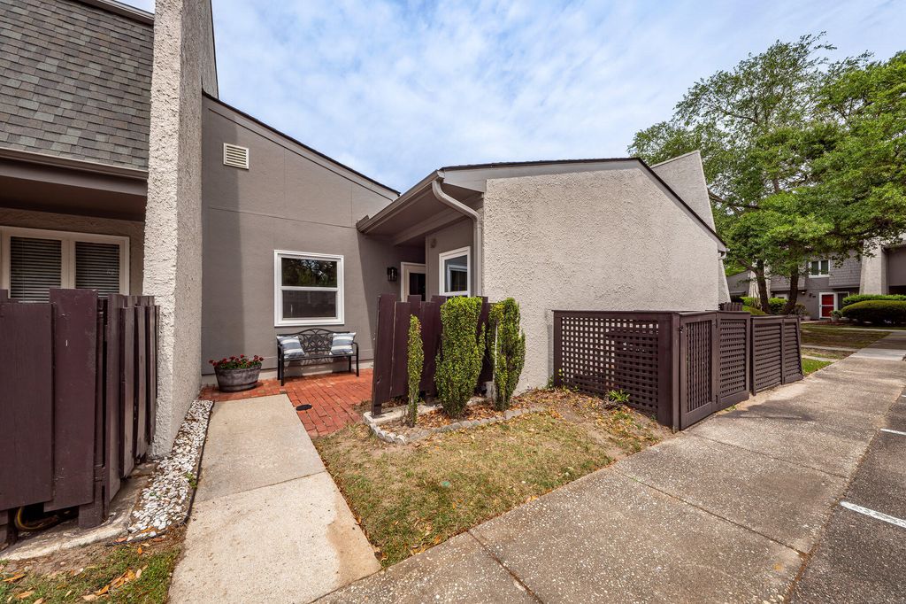 Photo of 306 Ventura Place, Mount Pleasant, SC 29464 (MLS # 26009839)