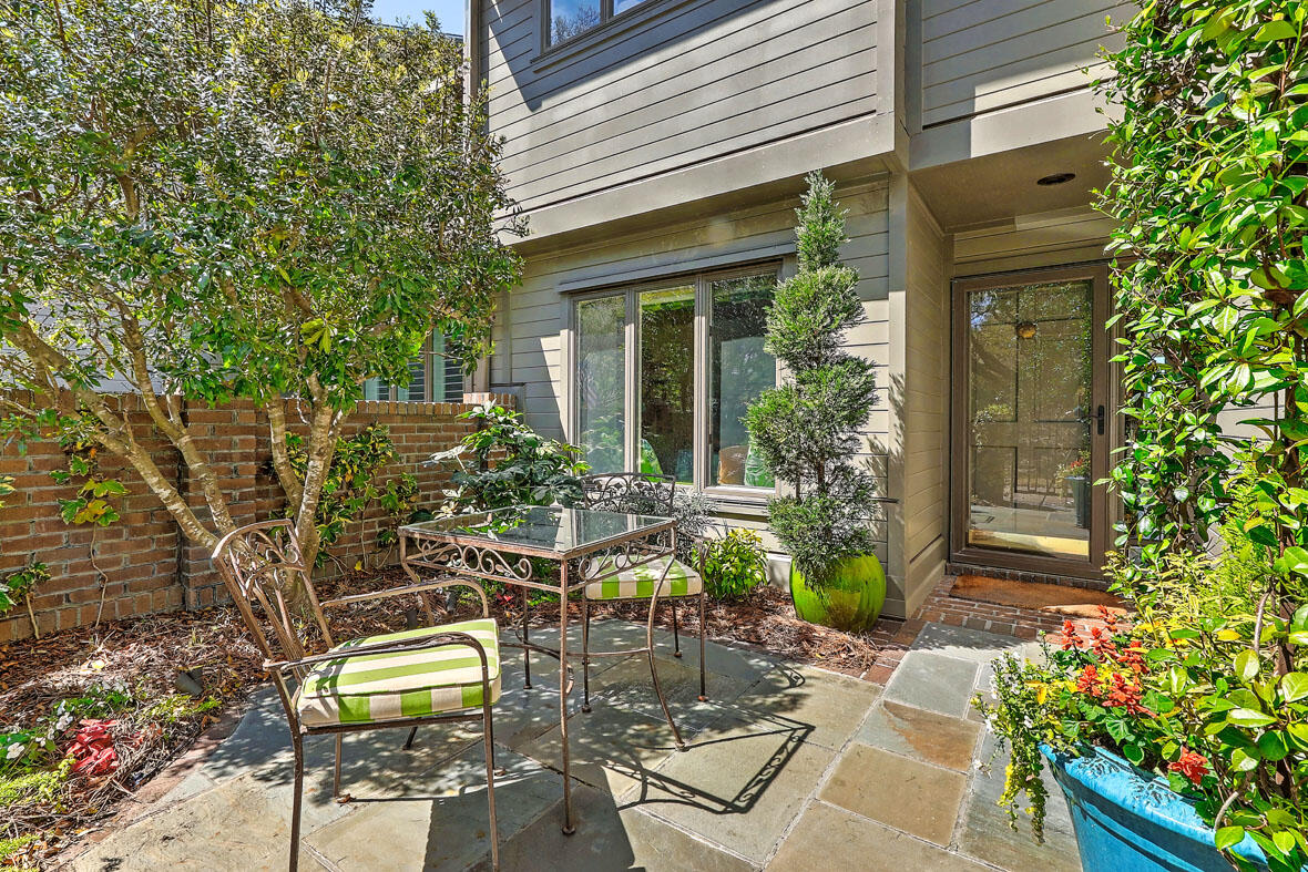 45 Wappoo Creek Place