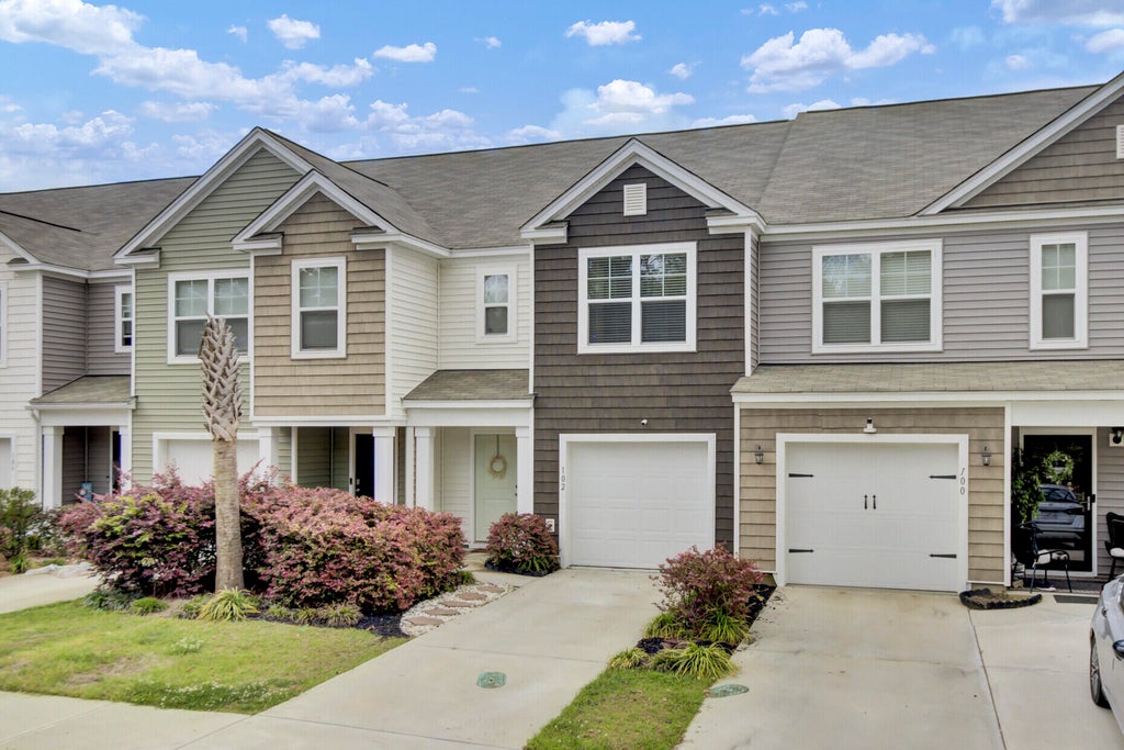 Photo of 102 Rosefield Court, Summerville, SC 29485 (MLS # 26016348)